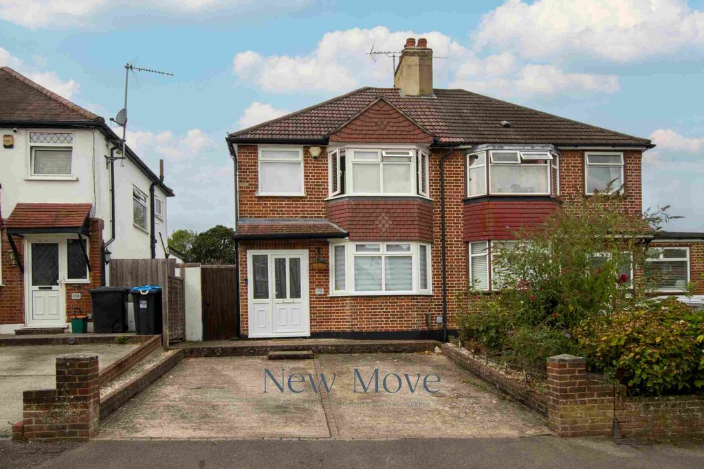 Property photo 1 of 12 Three Bedroom Semi Detached House