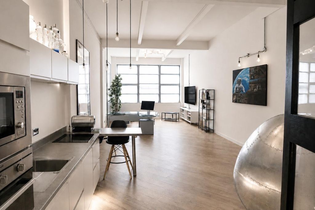 Property photo 1 of 11 2