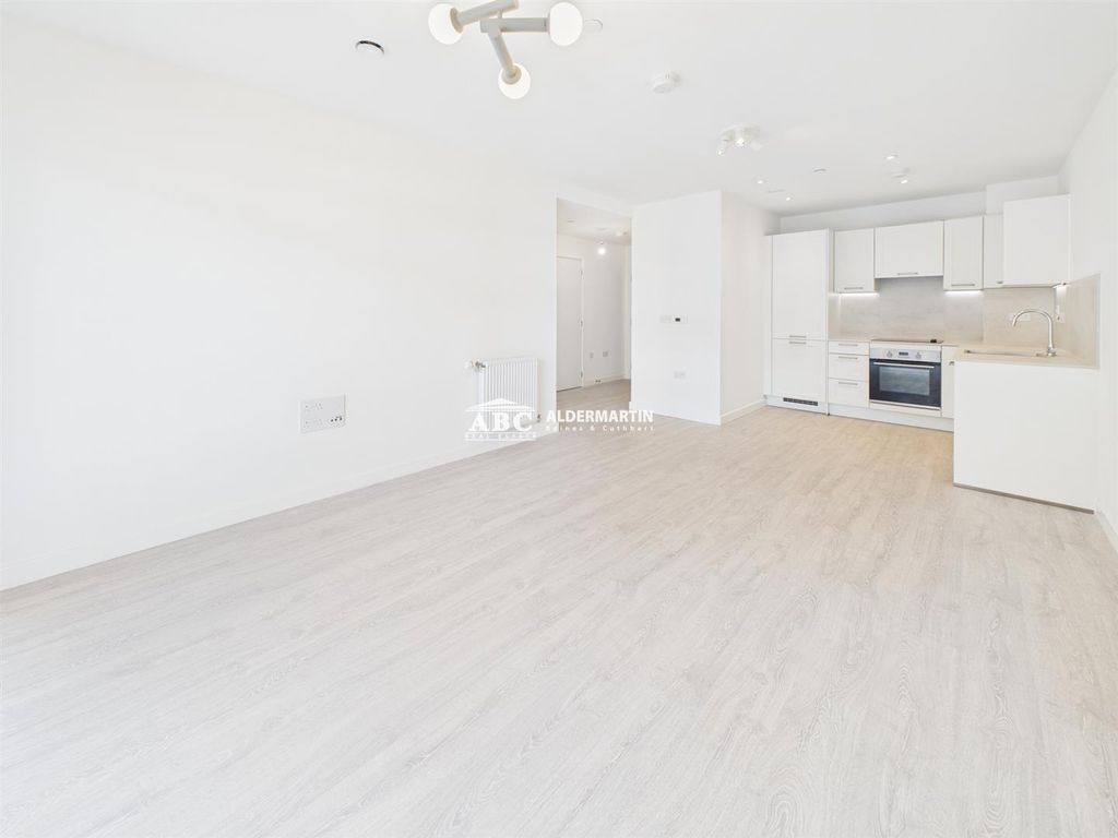 Property photo 2 of 11 Cam03827G0-Pr0080-Still006.Jpg