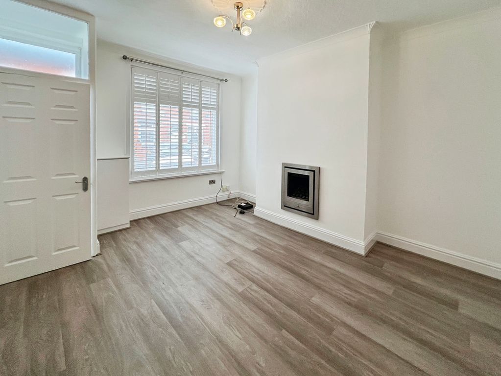 Property photo 2 of 14 Lounge