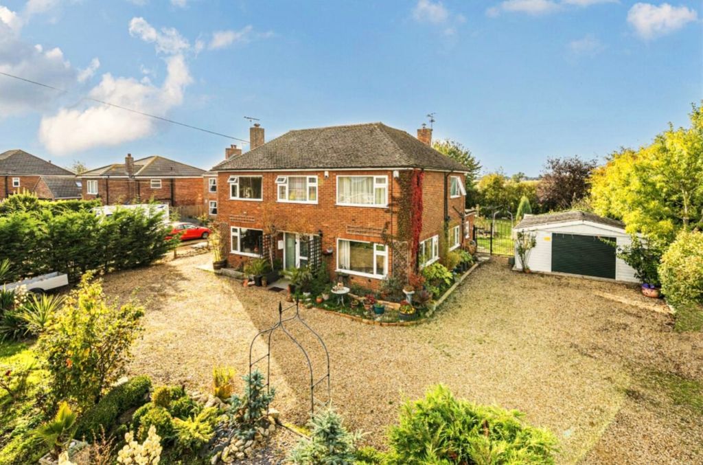 Property photo 1 of 27 Front 2