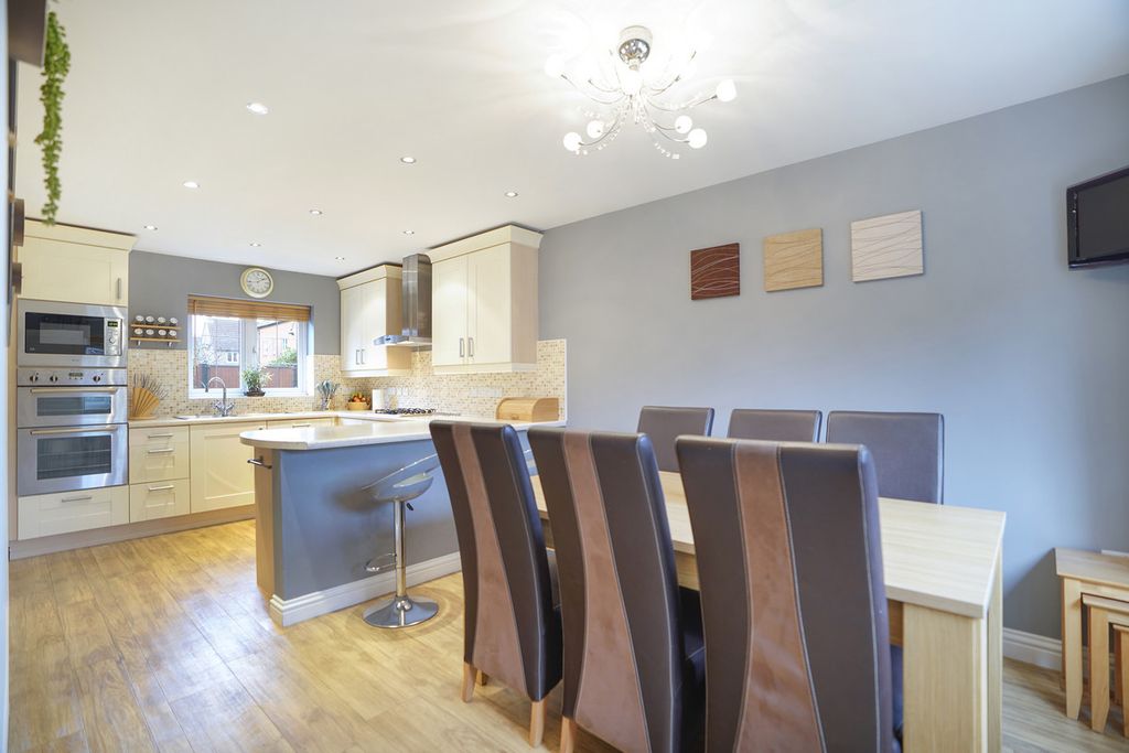 Property photo 3 of 22