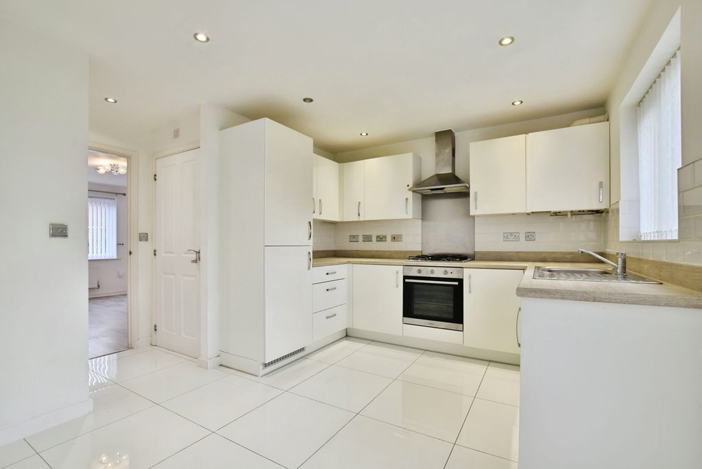 Property photo 3 of 11 Photo