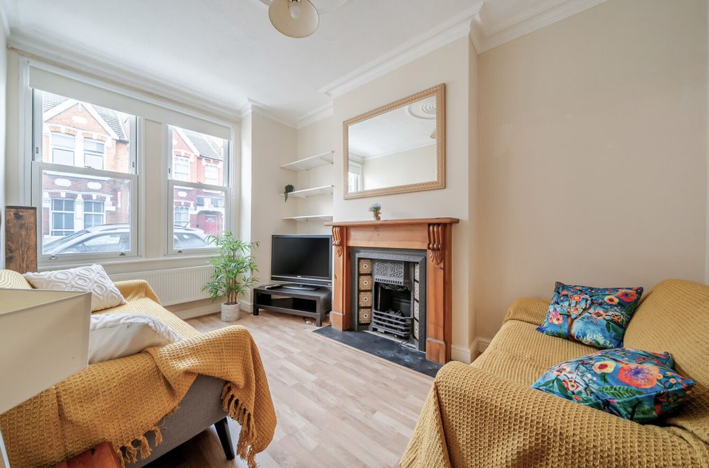 Property photo 2 of 19 1380472-10-691328...