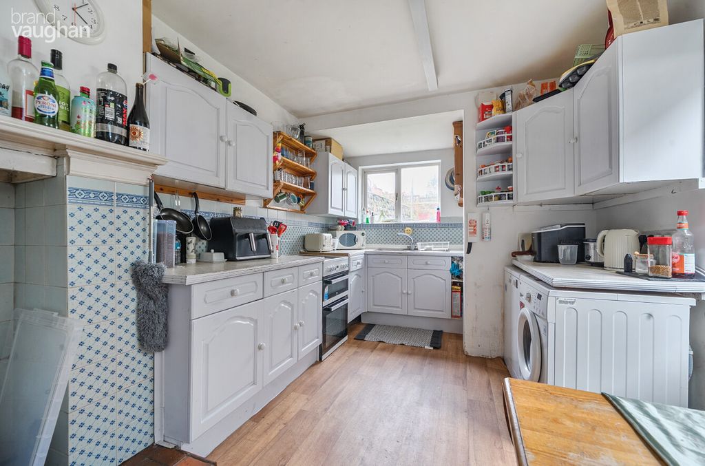 Property photo 3 of 12 d641F0Bc-F436-4A7...