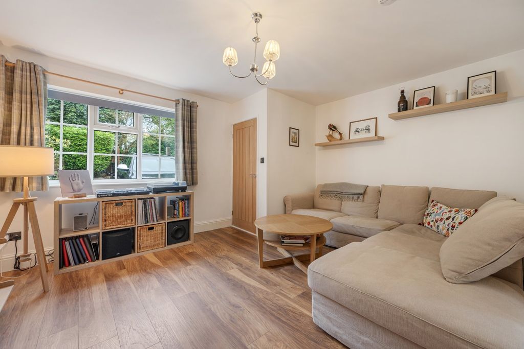 Property photo 3 of 17 Picture 3