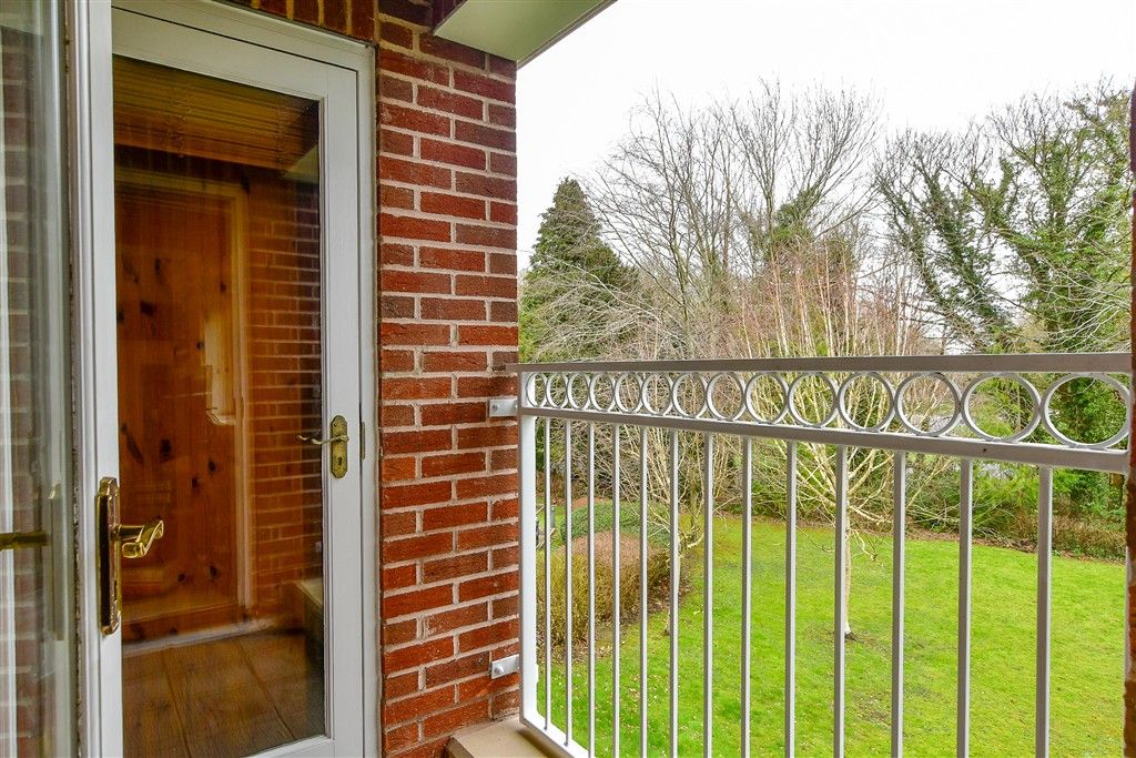 Property photo 3 of 10 Balcony