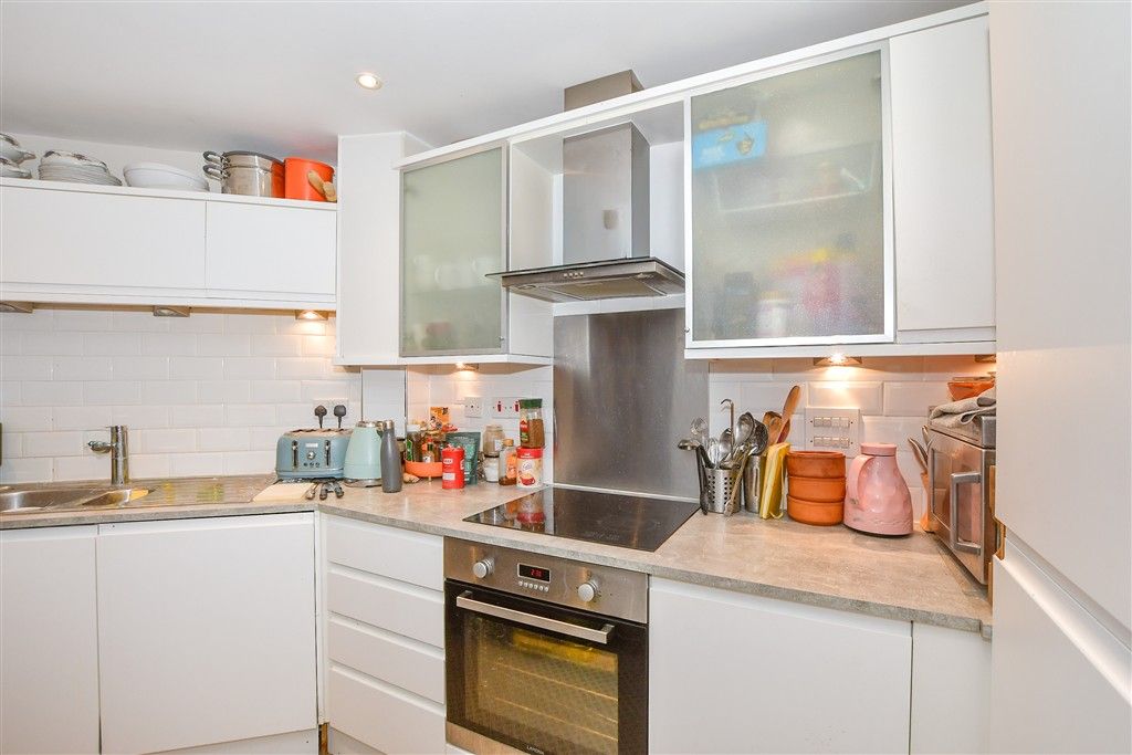 Property photo 3 of 6 Kitchen