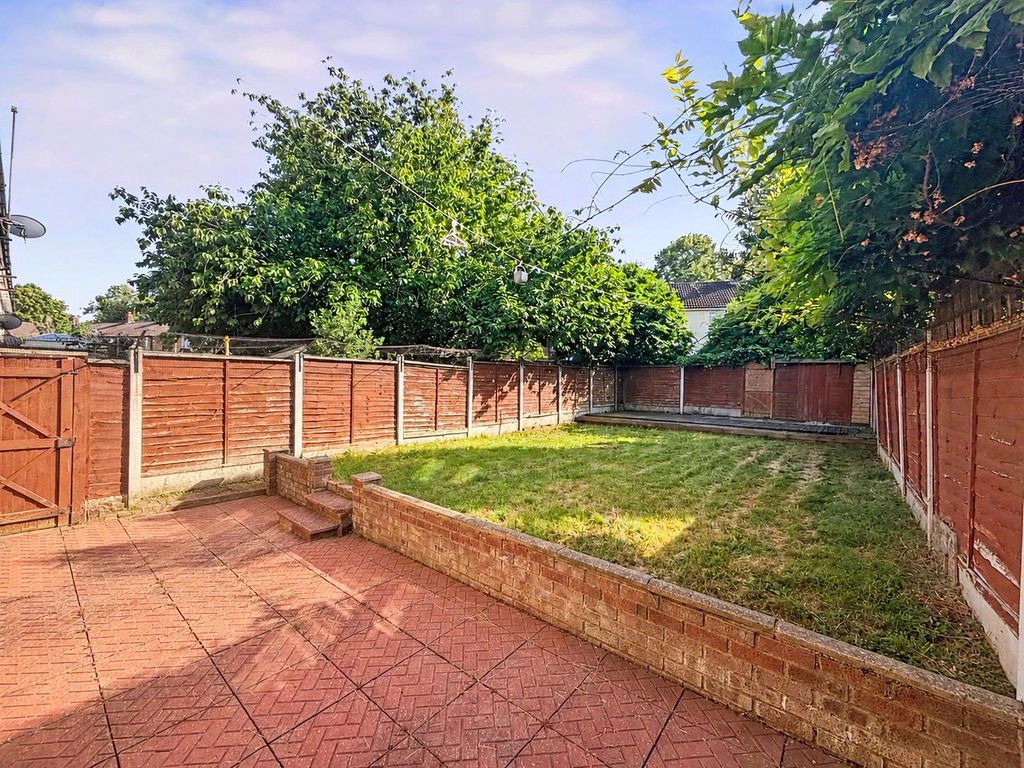 Property photo 2 of 17 Picture No. 24