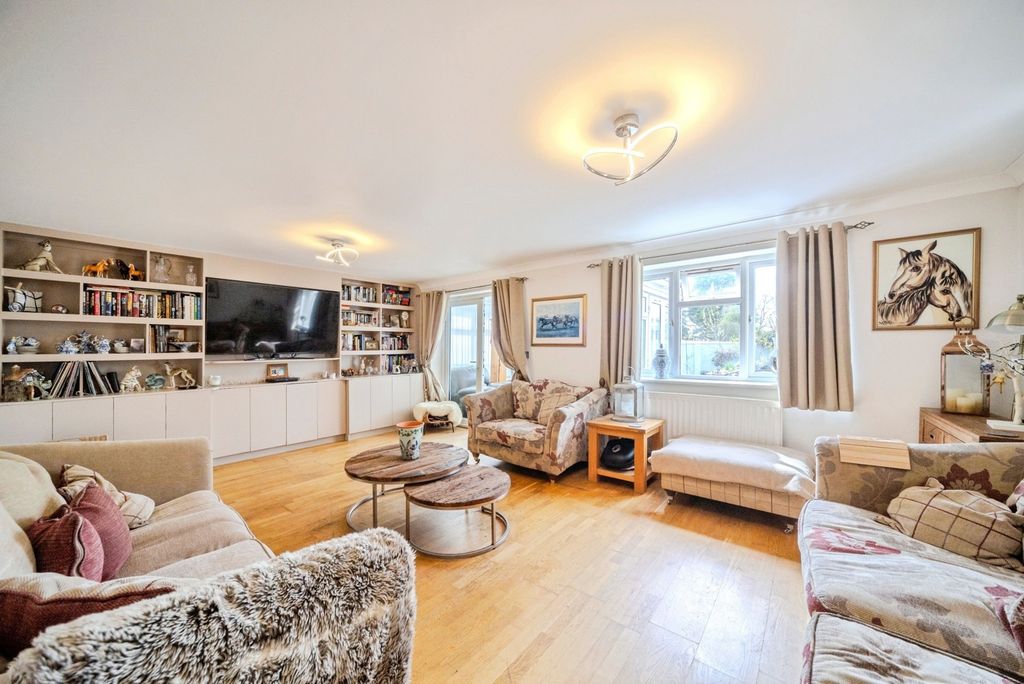 Property photo 2 of 19 Pbox-Img.Jpg