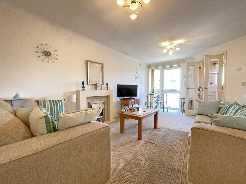 Property photo 3 of 10 Wesley Court 24 - Living Room Three.Jpg