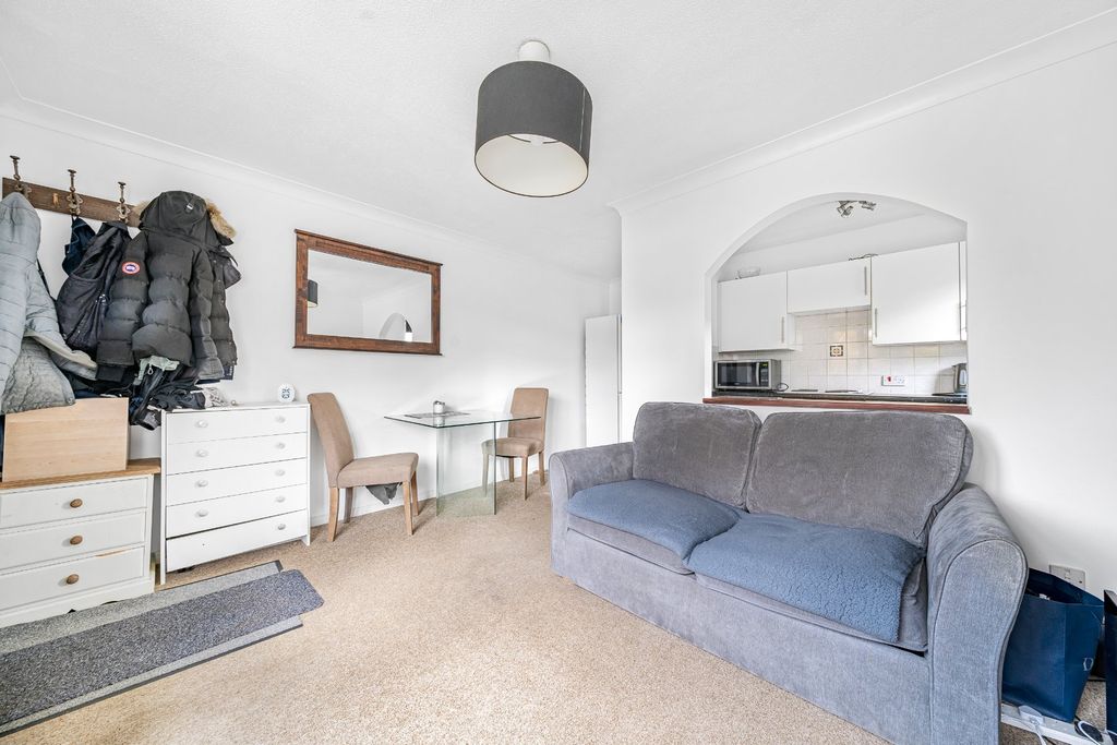 Property photo 2 of 10 Living Room