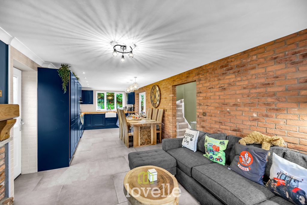 Property photo 3 of 32