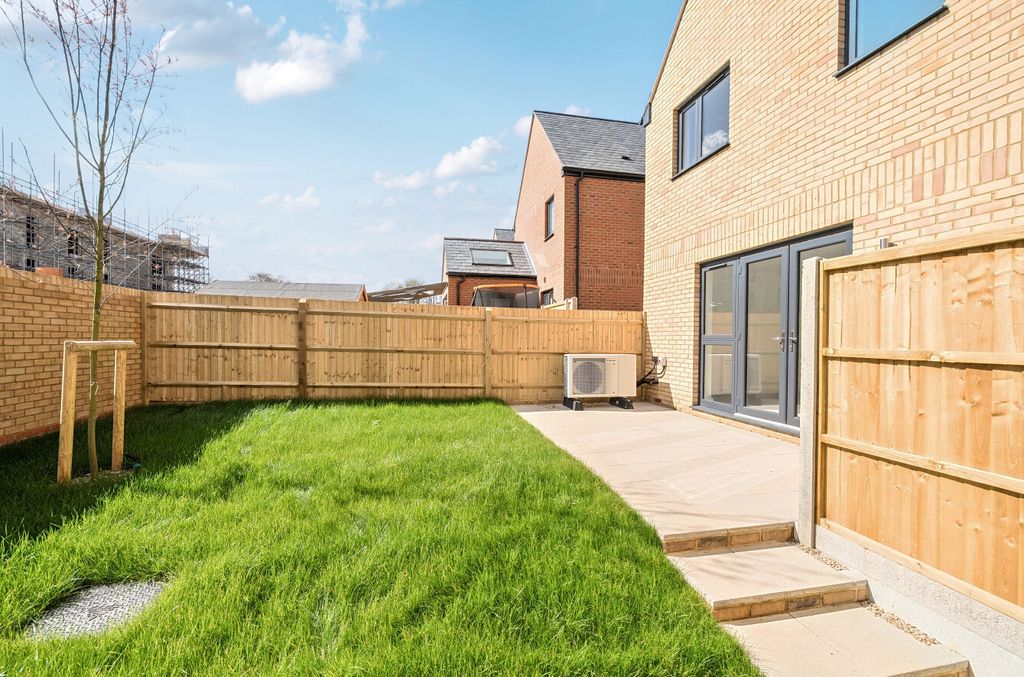 Additional image 11 of 3 bed end terrace house to rentHarebell Way, Winchester, Hampshire SO22