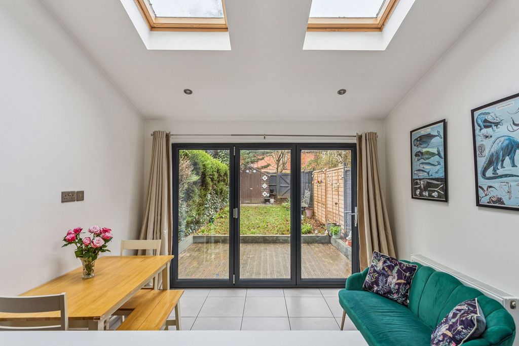 Property photo 3 of 15 Dining Room (2)