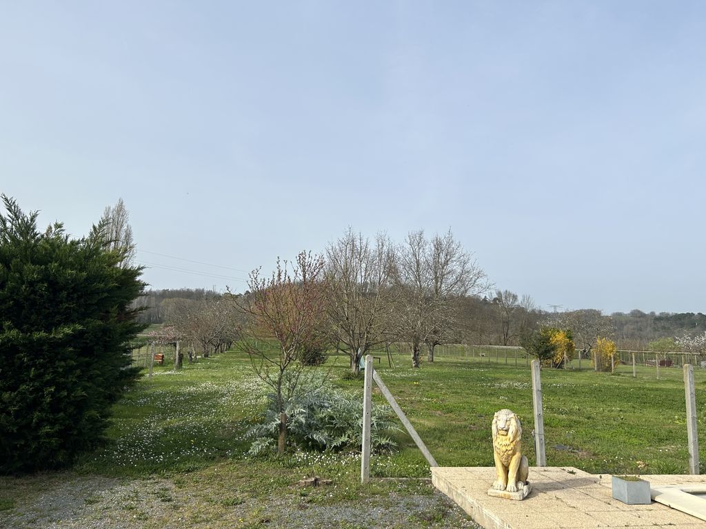 Property photo 2 of 22