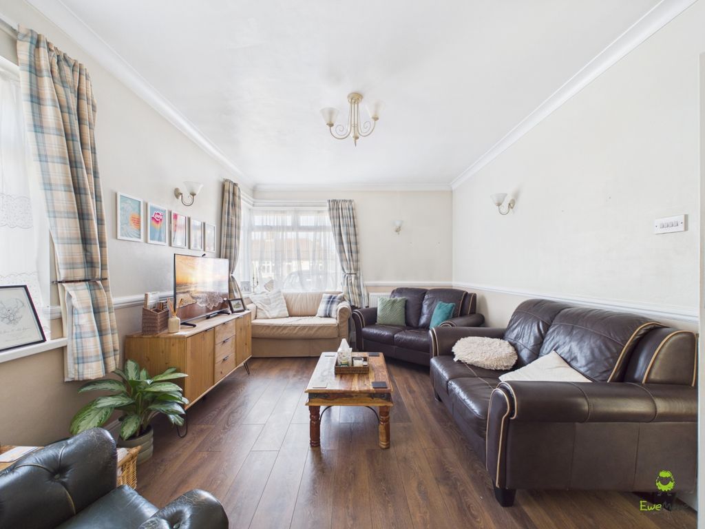 Property photo 2 of 10 Presented By Nicoleta At Ewemove Bexleyheath And D