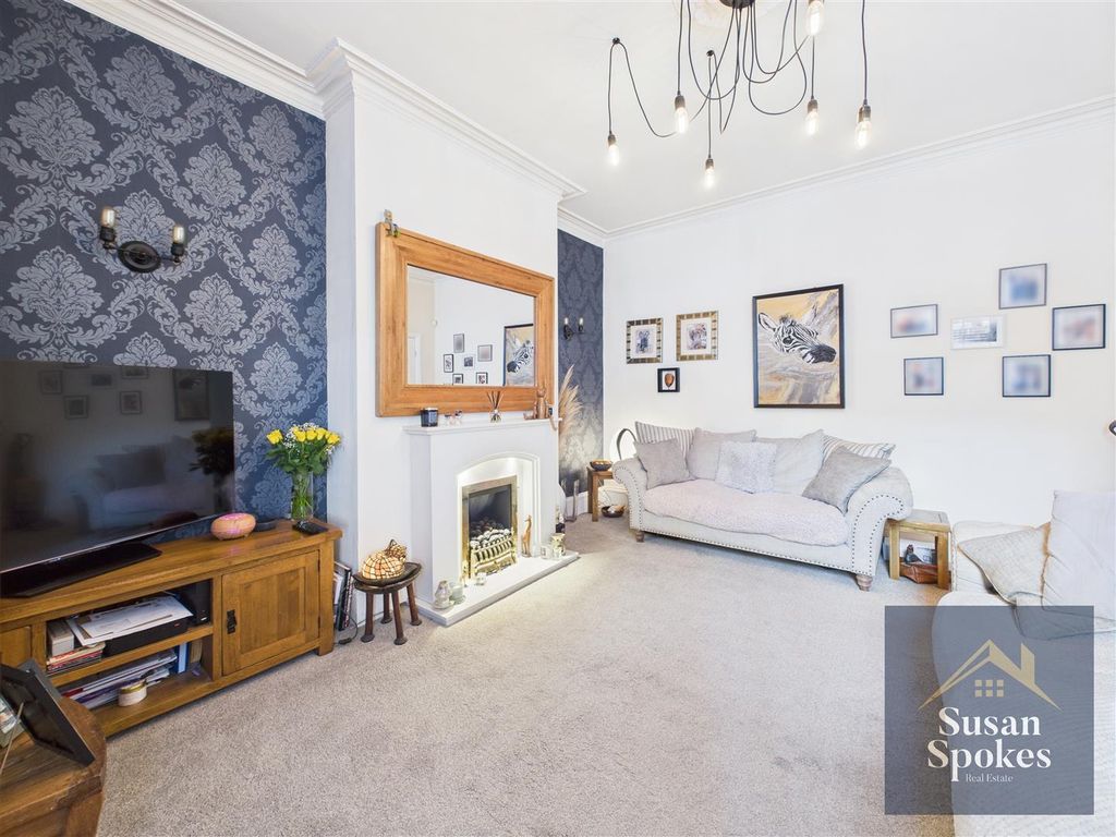 Property photo 3 of 15 Cam01858G0-Pr0149-Still013.Jpg