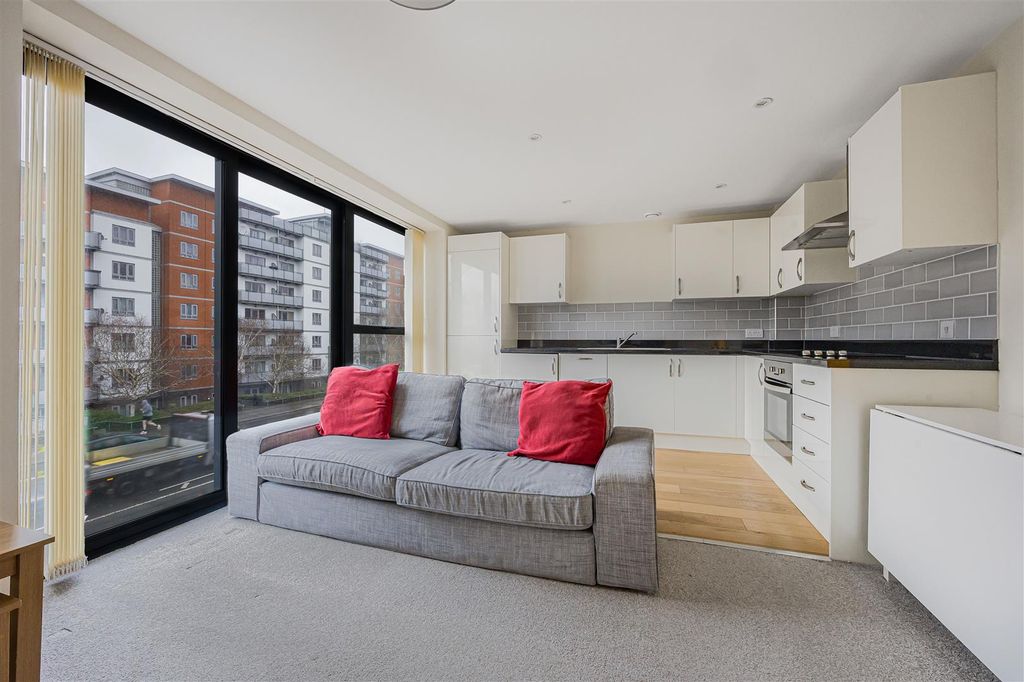 Property photo 2 of 15