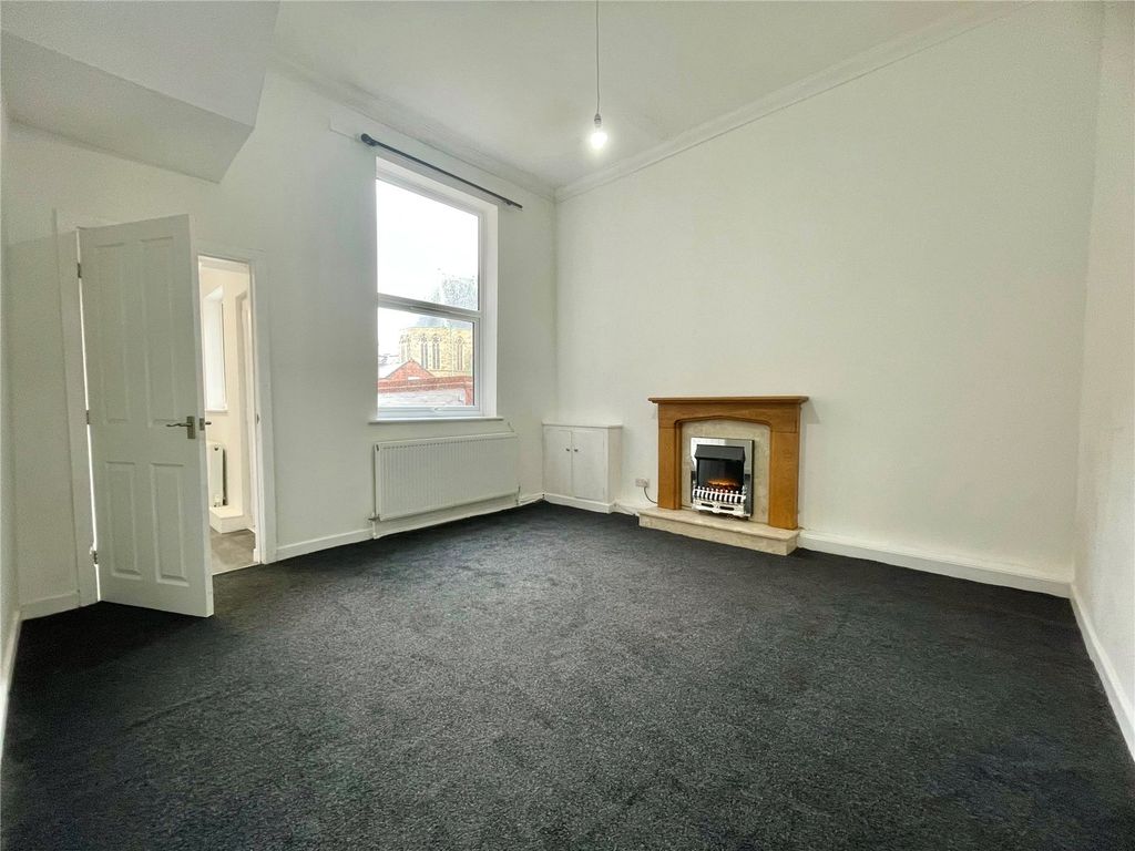 Property photo 3 of 14 Sitting Room
