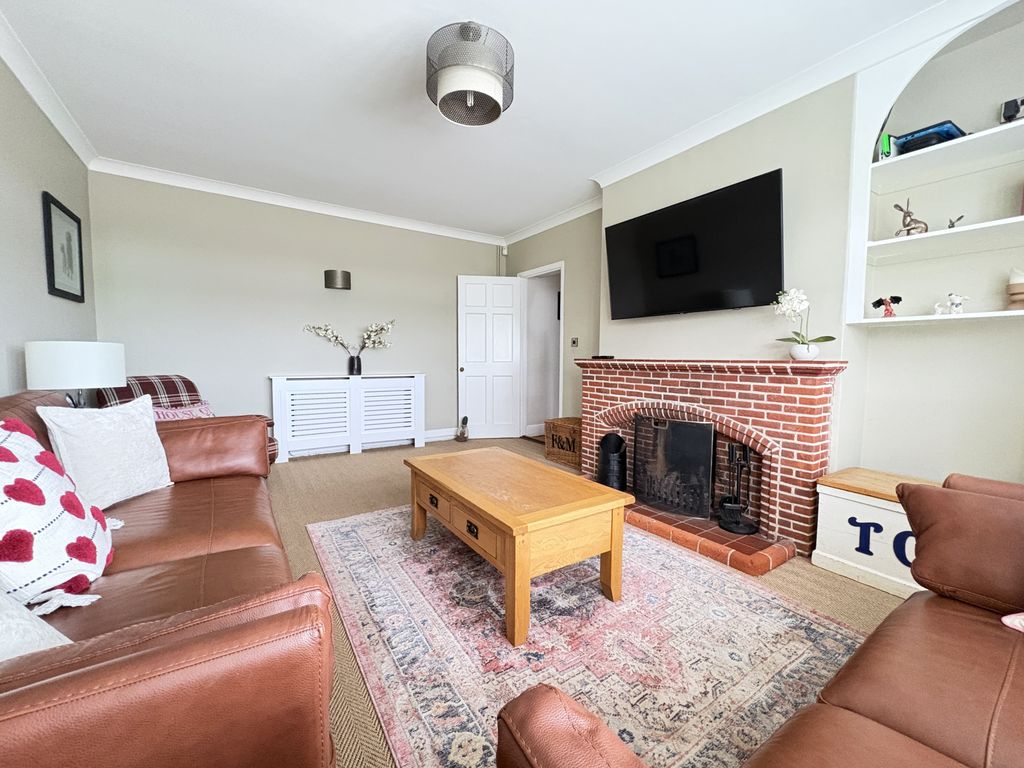 Property photo 3 of 27