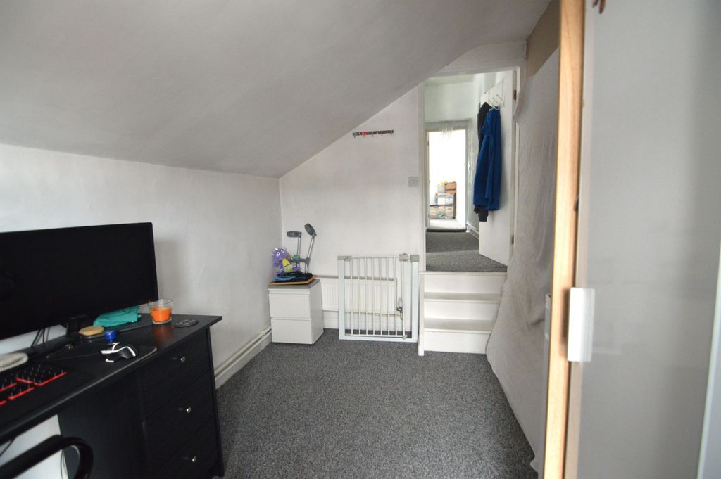 Property photo 3 of 7