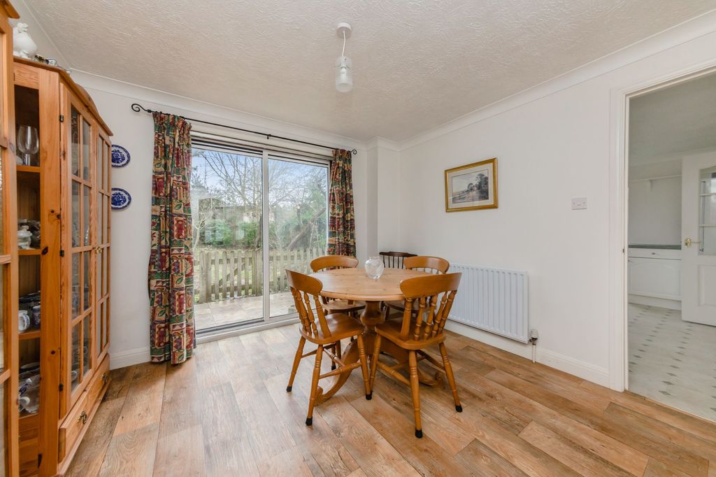 Property photo 3 of 25