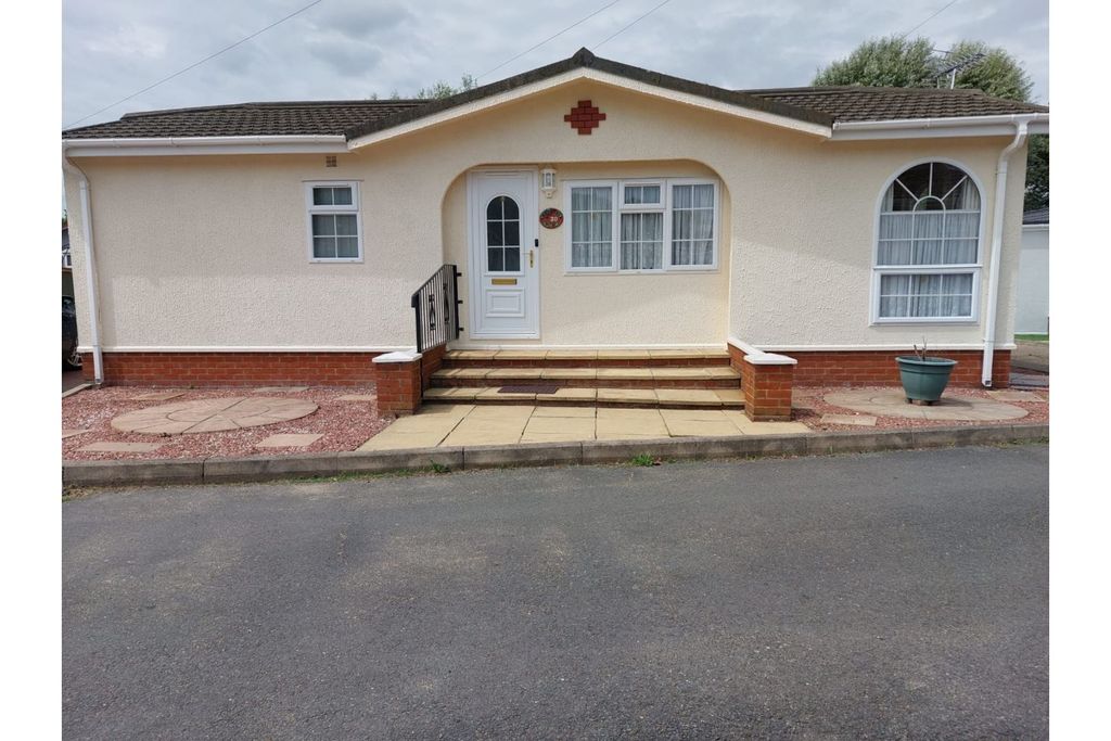Property photo 1 of 10 Front