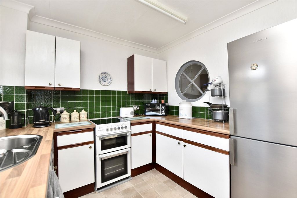 Property photo 2 of 15 Kitchen