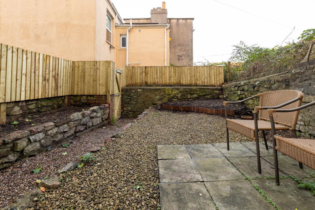 Property photo 3 of 16 Char0591.Jpg