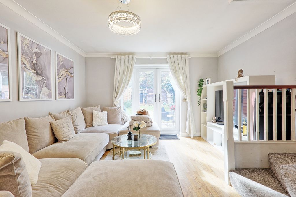 Property photo 3 of 19