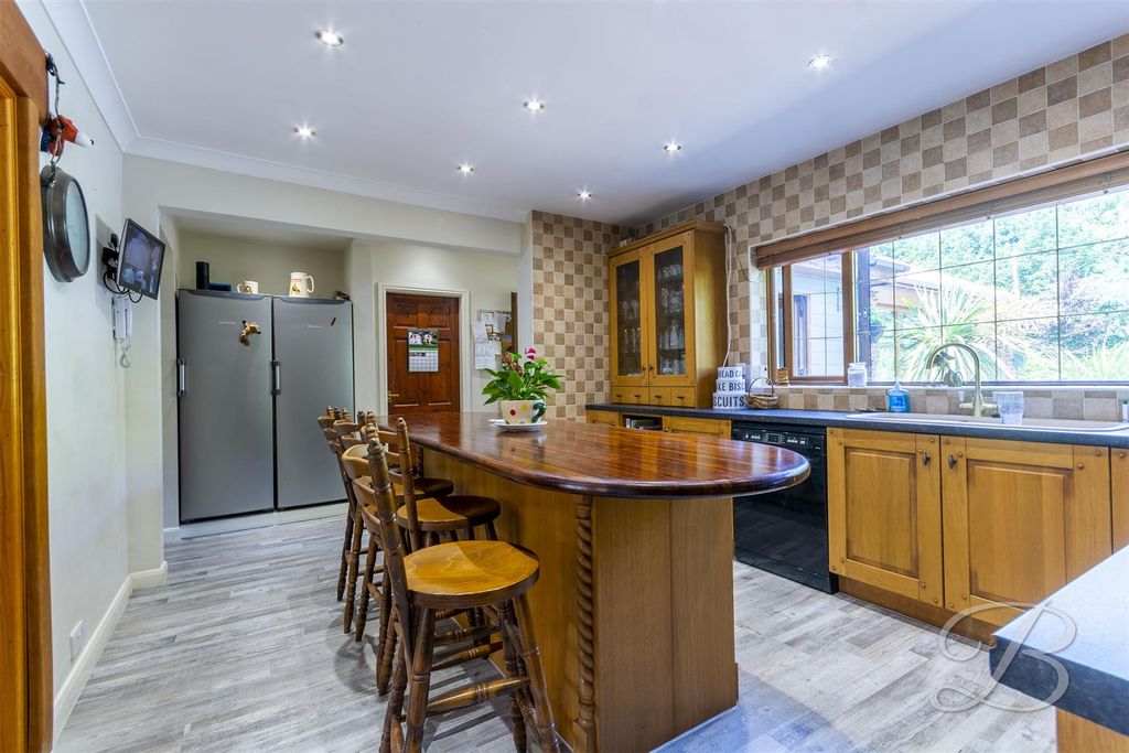Property photo 2 of 48 CC Ltd27.Jpg