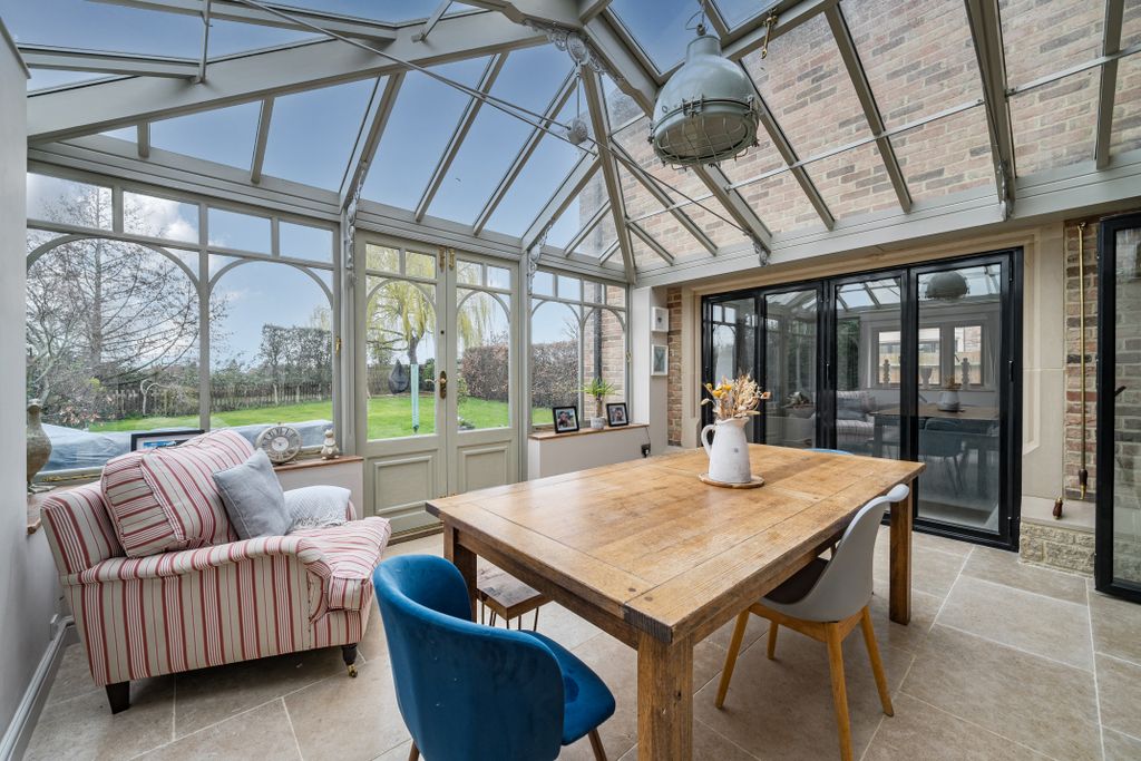 Property photo 3 of 21