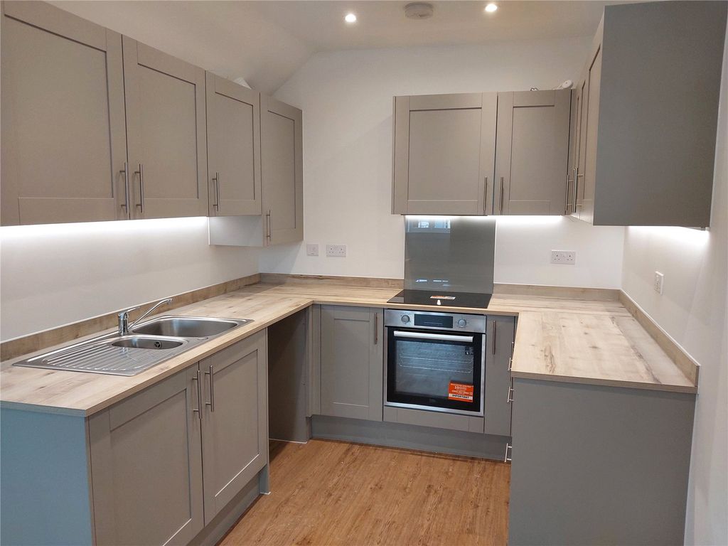 Property photo 1 of 10 Picture No. 02