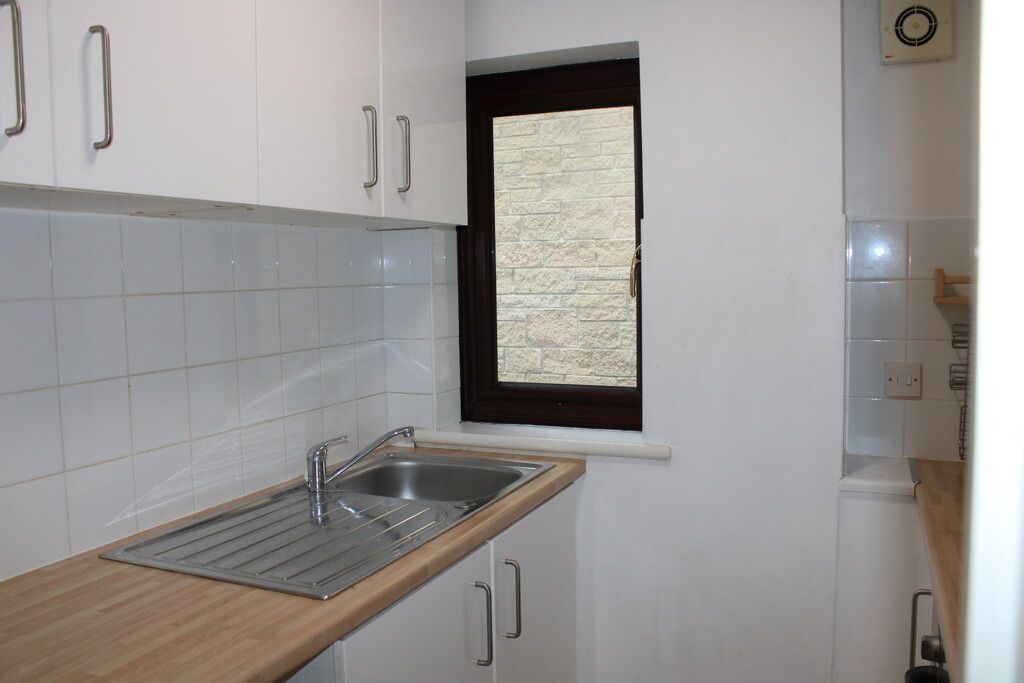 Property photo 3 of 6 Kitchen