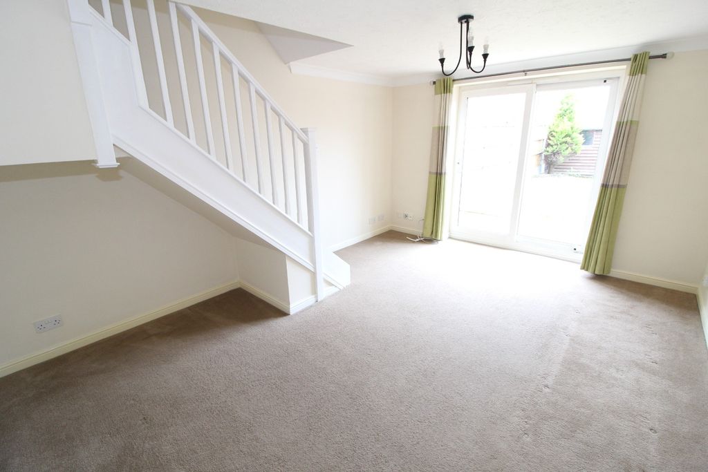 Property photo 2 of 8 4560991