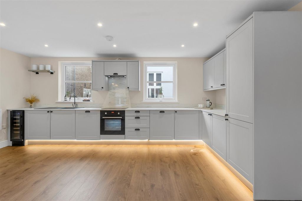 Property photo 2 of 7 Img_3323.Jpg