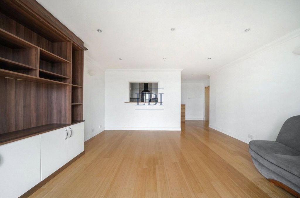 Property photo 3 of 12 Picture No. 05