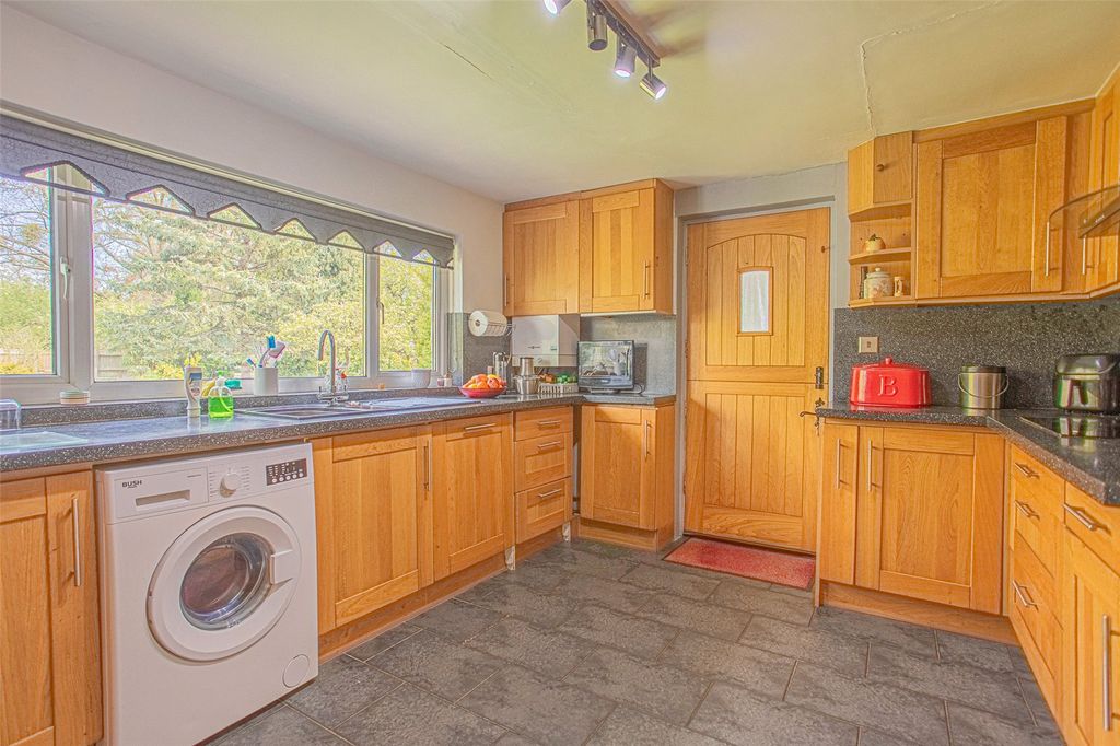 Property photo 2 of 22 Picture No. 12