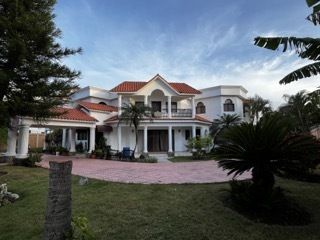 Property photo 1 of 4