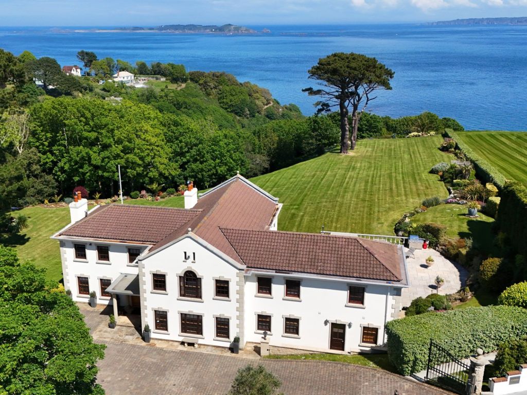 Property photo 1 of 31 Picture No. 35