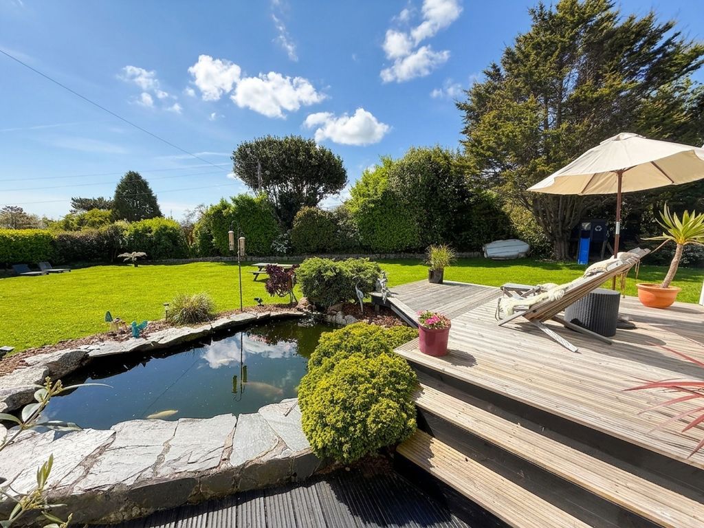 Property photo 2 of 39