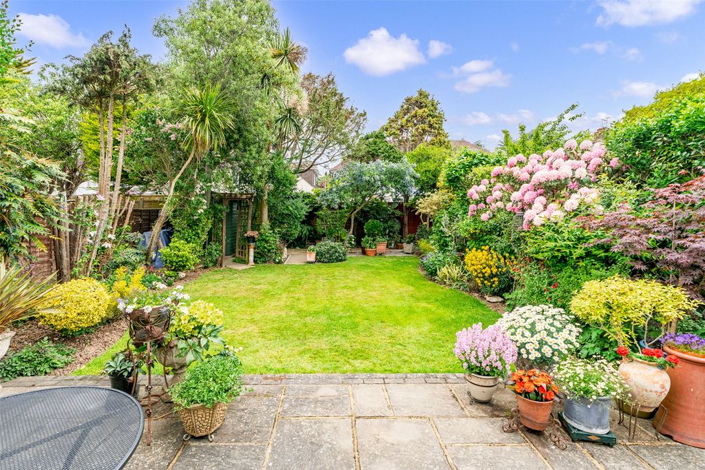 Property photo 2 of 34 Picture No. 33