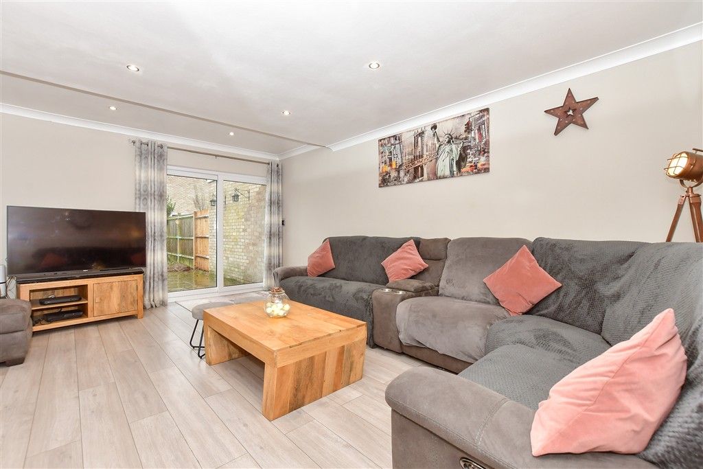 Property photo 3 of 11 Lounge/Diner