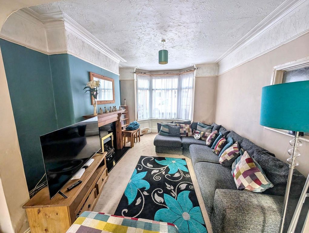 Property photo 2 of 8