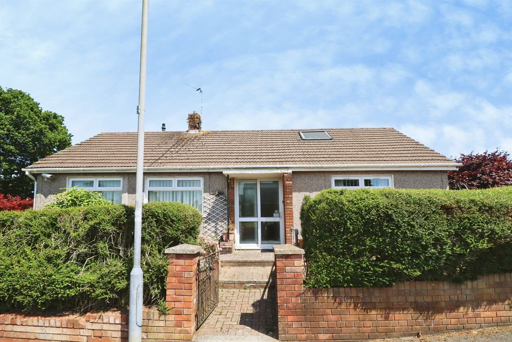 Property photo 2 of 16