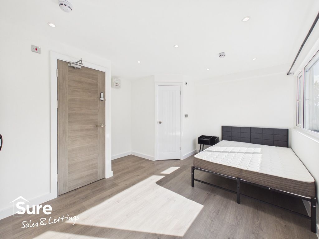 Property photo 2 of 18 5522712
