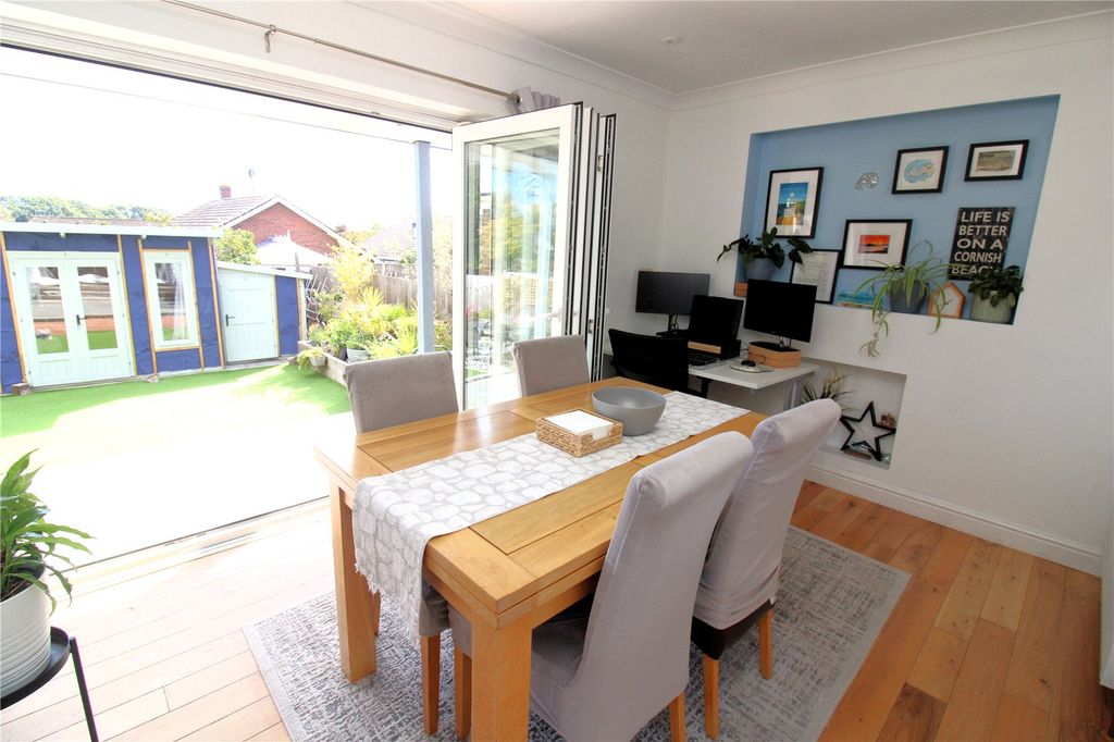Property photo 3 of 22 Picture No. 35