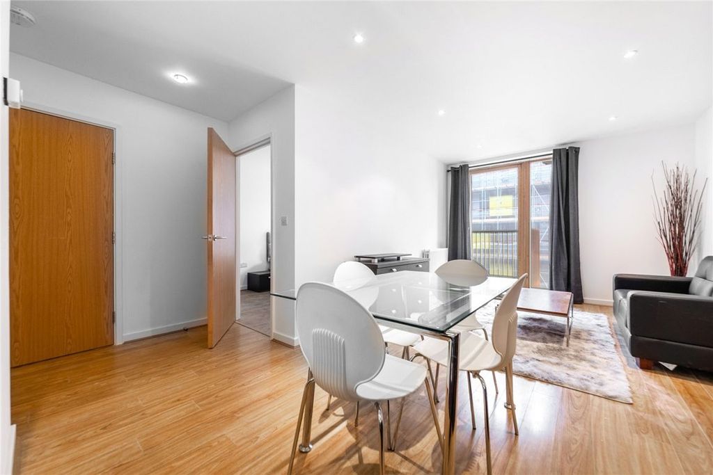 Property photo 3 of 5