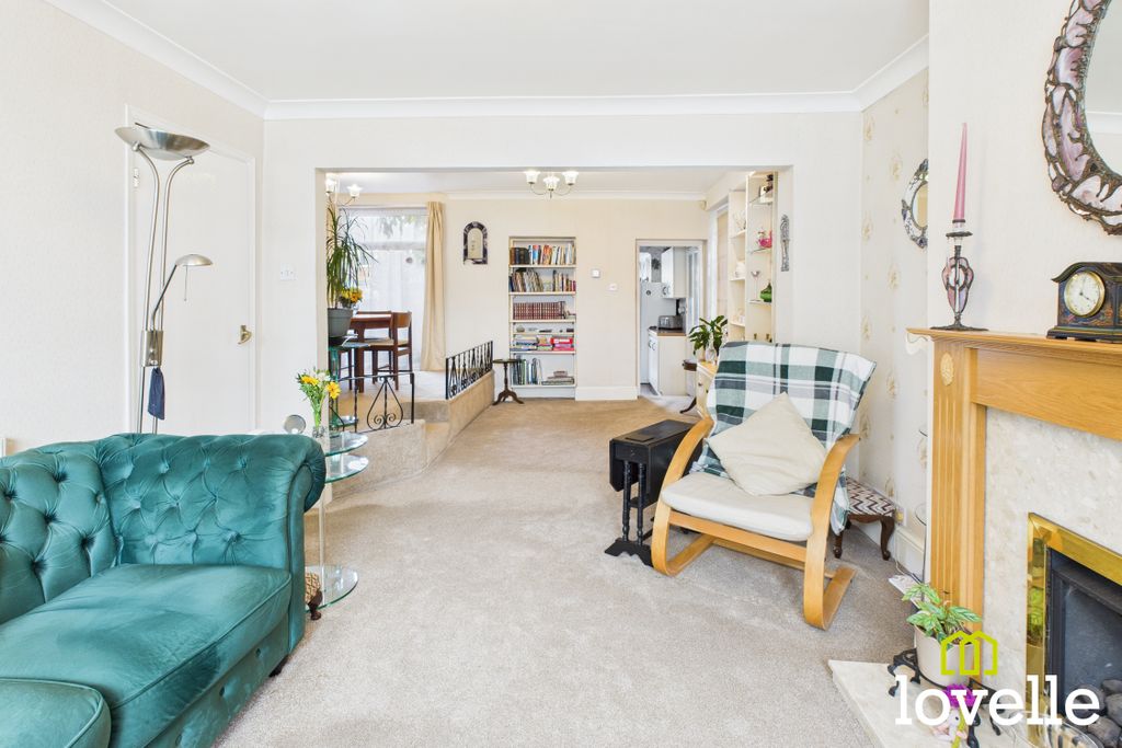 Property photo 2 of 22